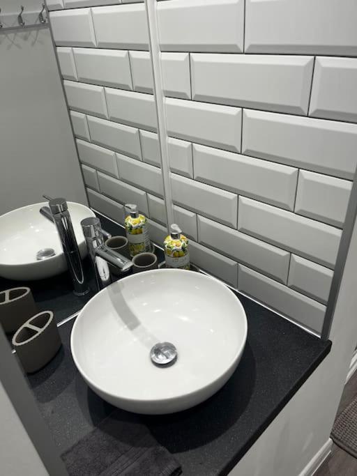 Lento Apartment วินเชสเตอร์ ภายนอก รูปภาพ